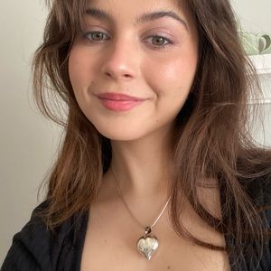 Meet your Posher, Evy